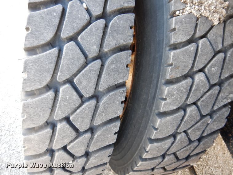 image for item JK9544 2001 Sterling LT9500 dump truck