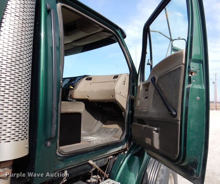 image for item JK9545 2001 Sterling LT9500  dump truck