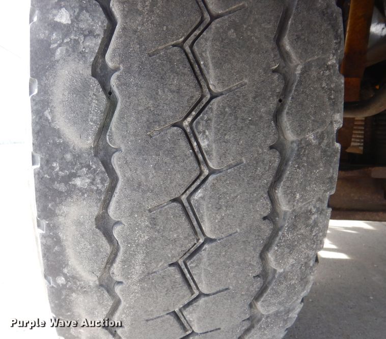 image for item JK9545 2001 Sterling LT9500  dump truck