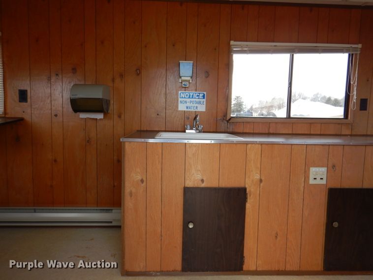 image for item JK9546 1997 Action Mobile Industries 830  jobsite trailer