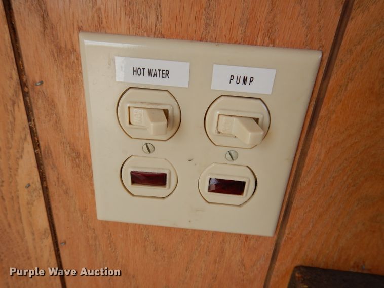 image for item JK9546 1997 Action Mobile Industries 830  jobsite trailer