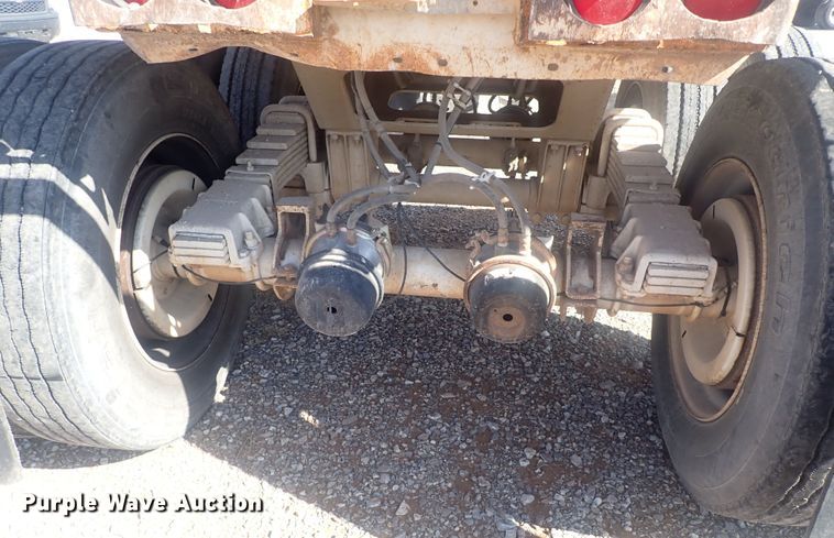 image for item JO9648 2001 Midland  end dump trailer