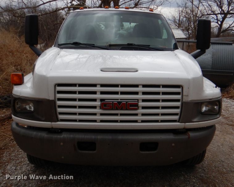 image for item JS9602 2009 GMC C5500  utility / service truck