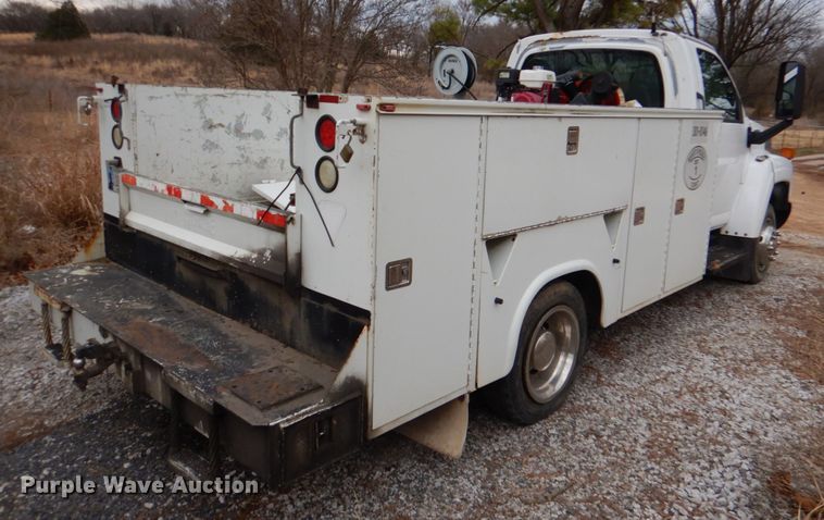 image for item JS9602 2009 GMC C5500  utility / service truck