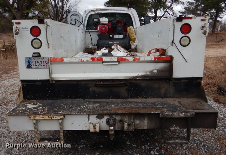 image for item JS9602 2009 GMC C5500  utility / service truck