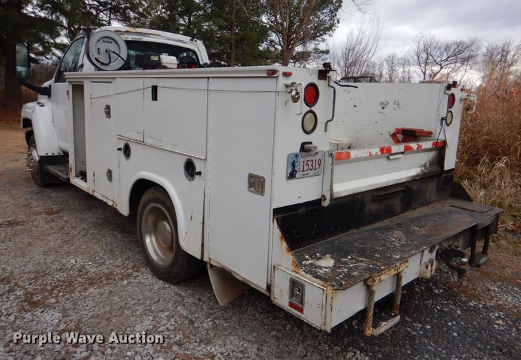 image for item JS9602 2009 GMC C5500  utility / service truck