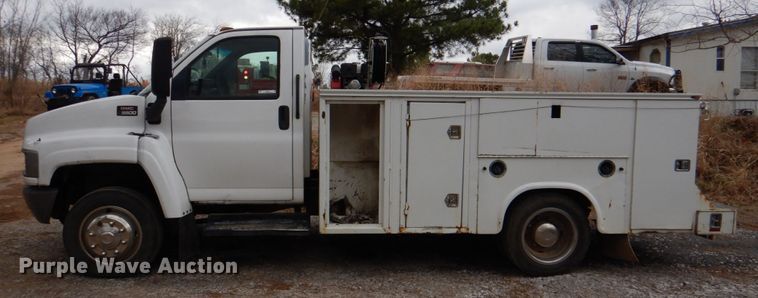 image for item JS9602 2009 GMC C5500  utility / service truck