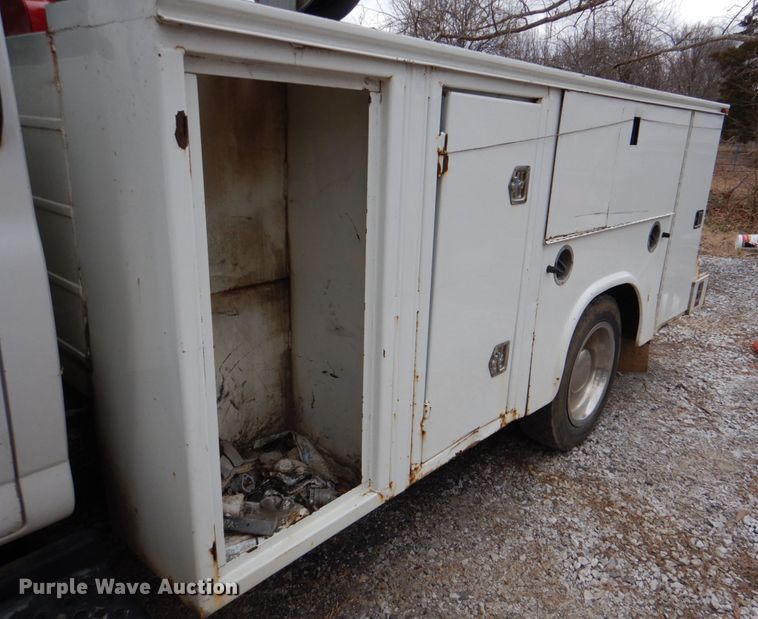 image for item JS9602 2009 GMC C5500  utility / service truck