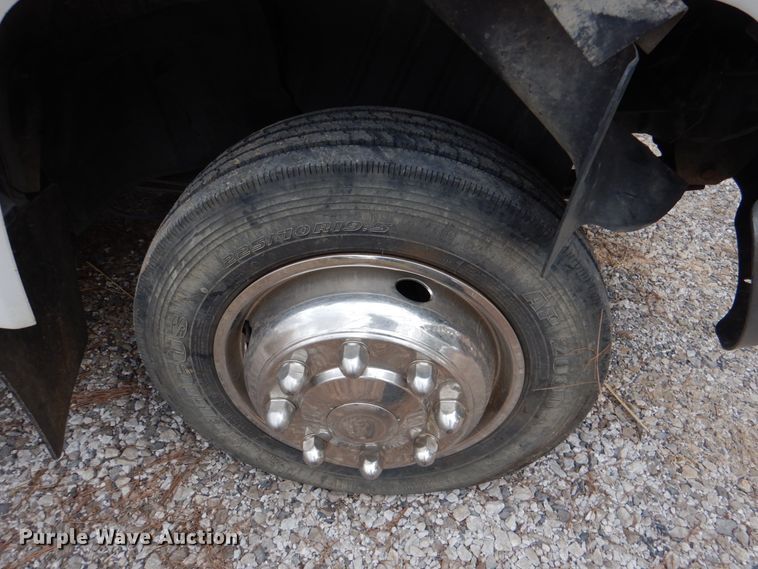 image for item JS9602 2009 GMC C5500  utility / service truck