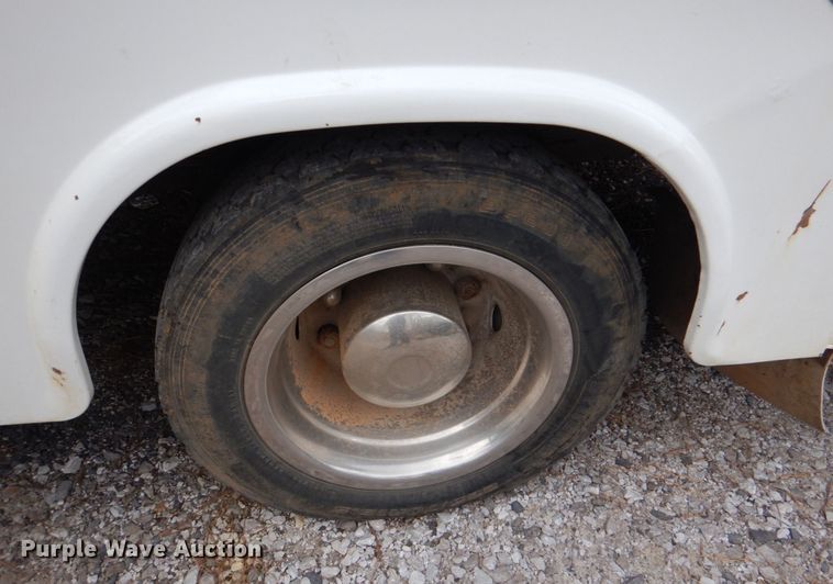 image for item JS9602 2009 GMC C5500  utility / service truck