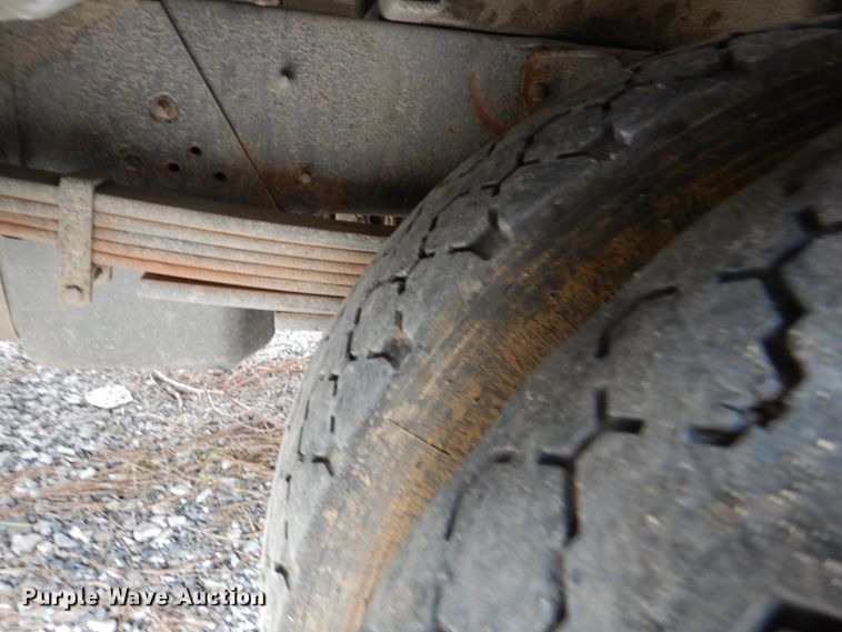 image for item JS9602 2009 GMC C5500  utility / service truck