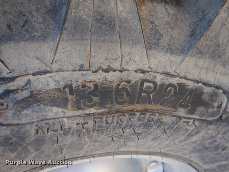 image for item JS9616 Mahindra mForce 105P  MFWD tractor