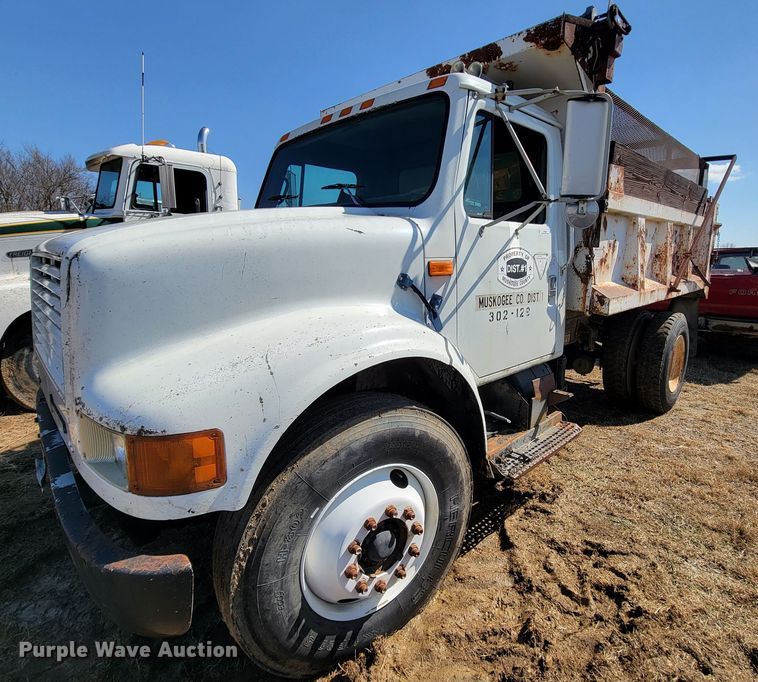 image for item JS9629 1992 International 4700  dump truck