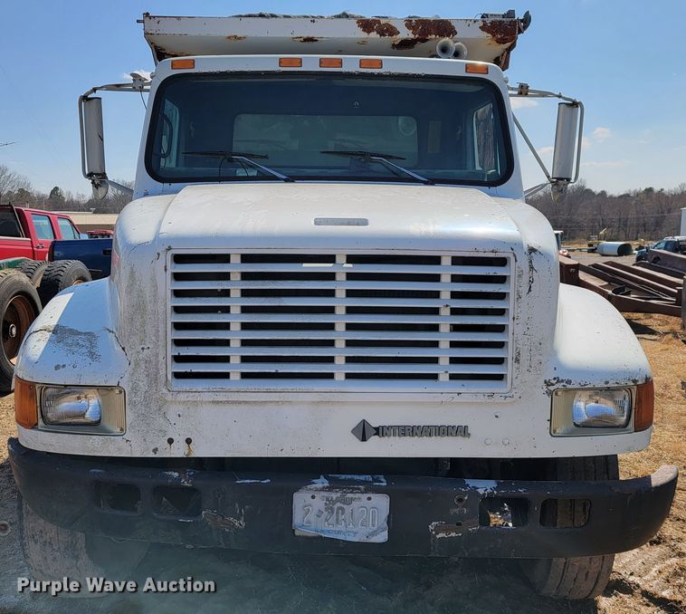 image for item JS9629 1992 International 4700  dump truck