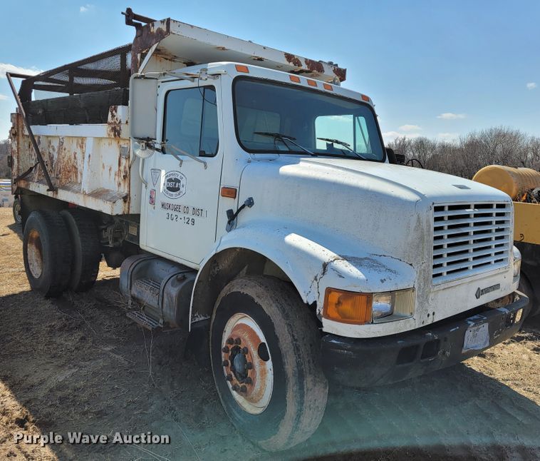 image for item JS9629 1992 International 4700  dump truck