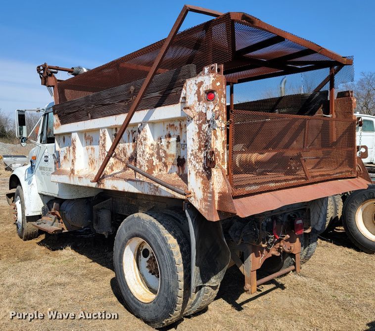 image for item JS9629 1992 International 4700  dump truck