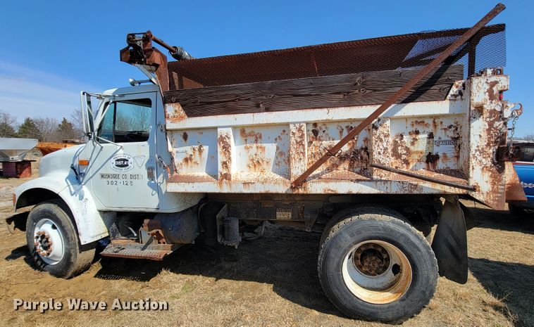 image for item JS9629 1992 International 4700  dump truck