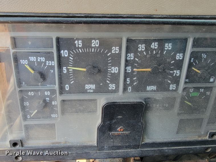 image for item JS9629 1992 International 4700  dump truck