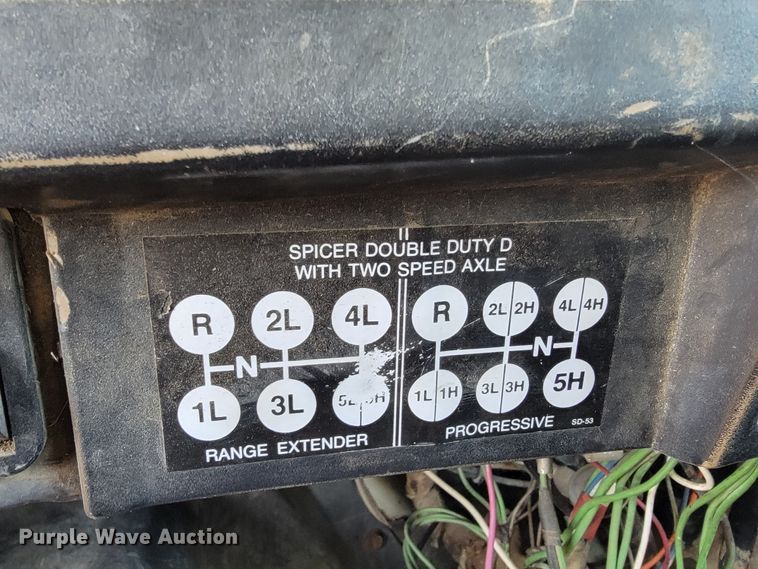 image for item JS9629 1992 International 4700  dump truck