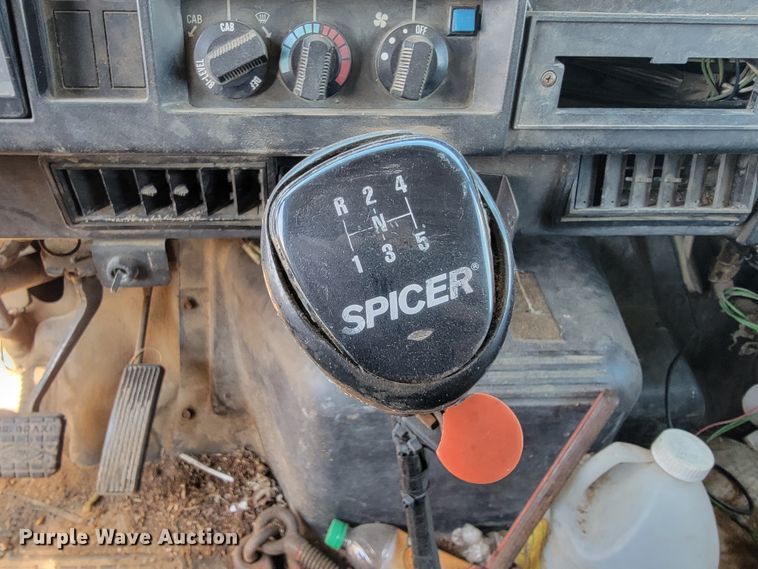 image for item JS9629 1992 International 4700  dump truck