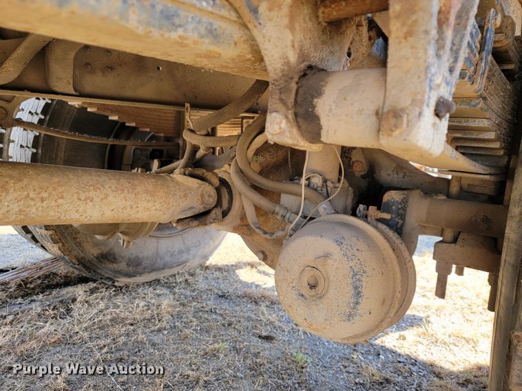 image for item JS9629 1992 International 4700  dump truck