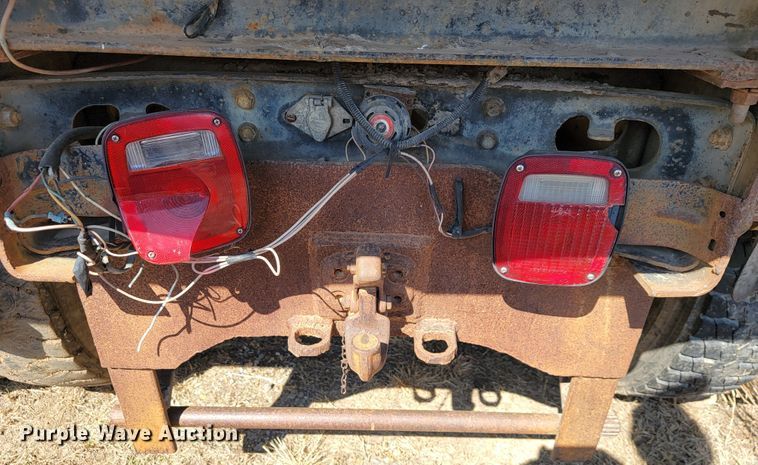 image for item JS9629 1992 International 4700  dump truck