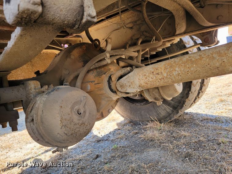 image for item JS9629 1992 International 4700  dump truck