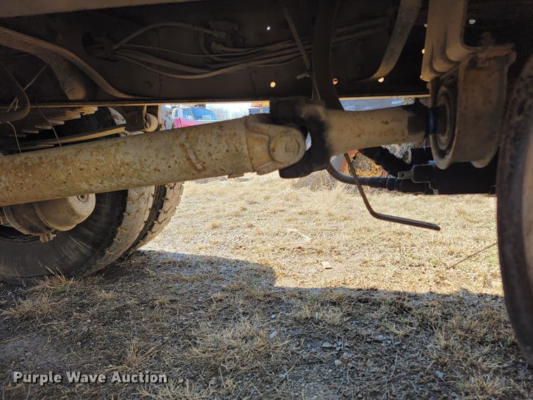 image for item JS9629 1992 International 4700  dump truck