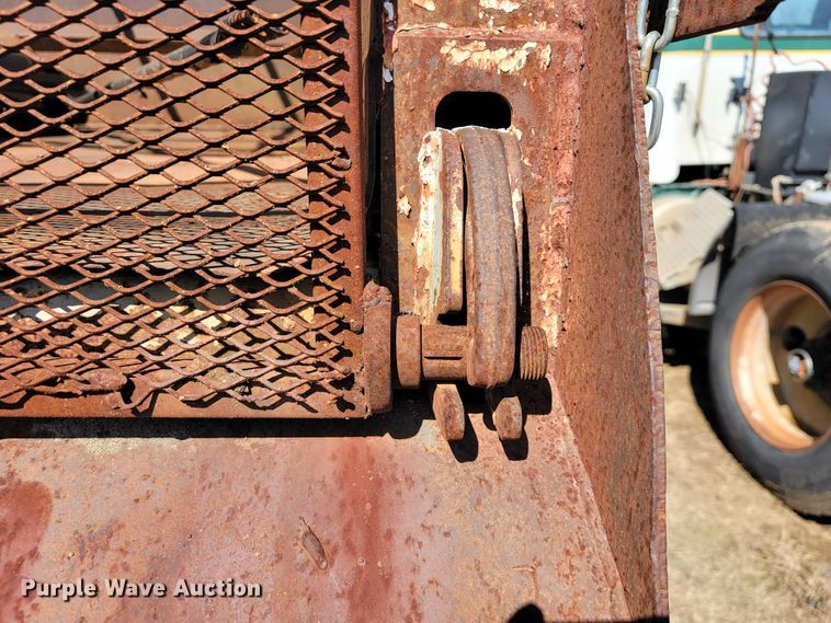 image for item JS9629 1992 International 4700  dump truck