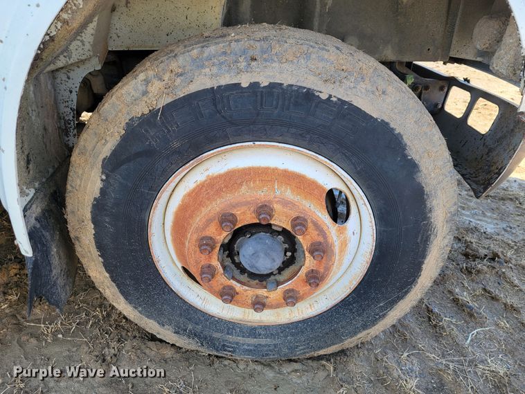 image for item JS9629 1992 International 4700  dump truck