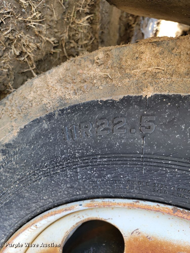 image for item JS9629 1992 International 4700  dump truck