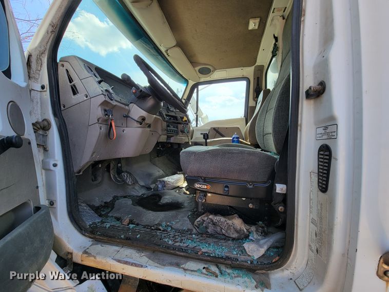 image for item JS9635 2007 Sterling LT8500  dump truck