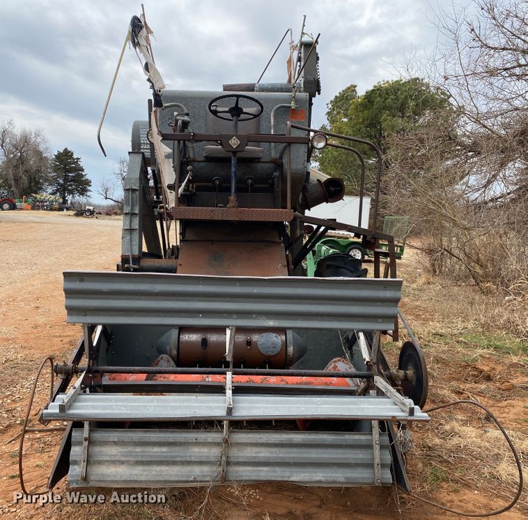 image for item KE9455 1959 Gleaner A  combine