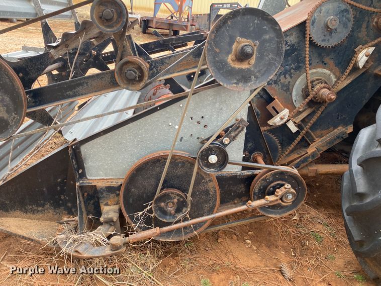 image for item KE9455 1959 Gleaner A  combine