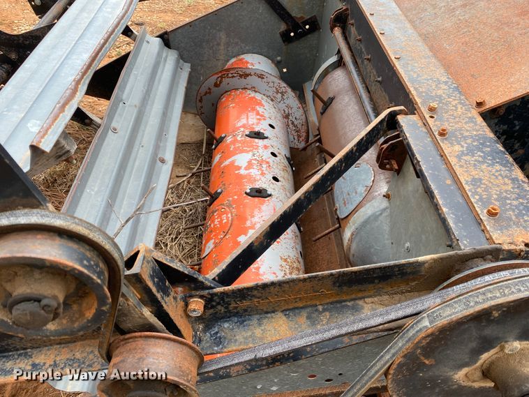 image for item KE9455 1959 Gleaner A  combine