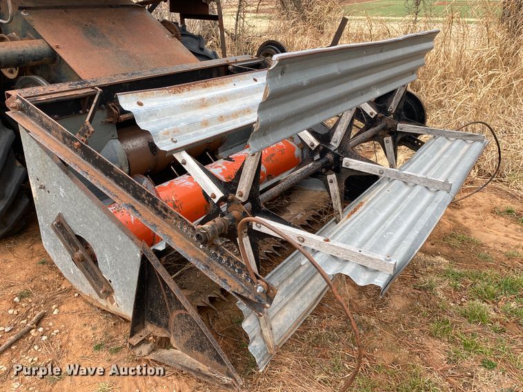 image for item KE9455 1959 Gleaner A  combine
