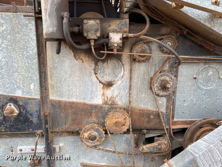 image for item KE9455 1959 Gleaner A  combine