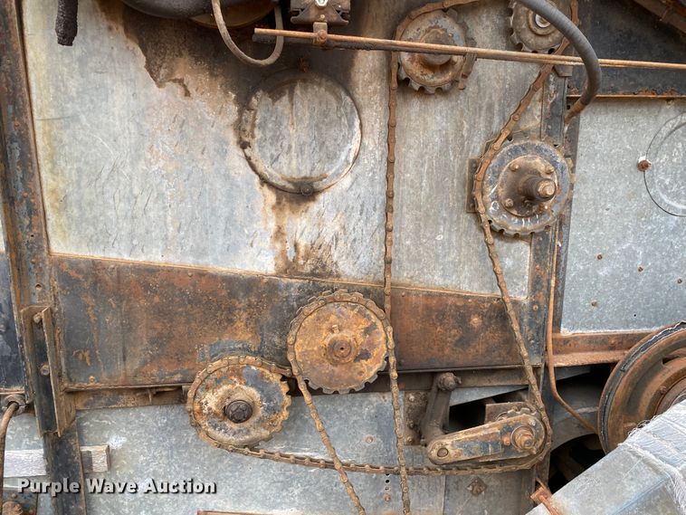 image for item KE9455 1959 Gleaner A  combine