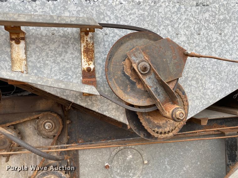 image for item KE9455 1959 Gleaner A  combine