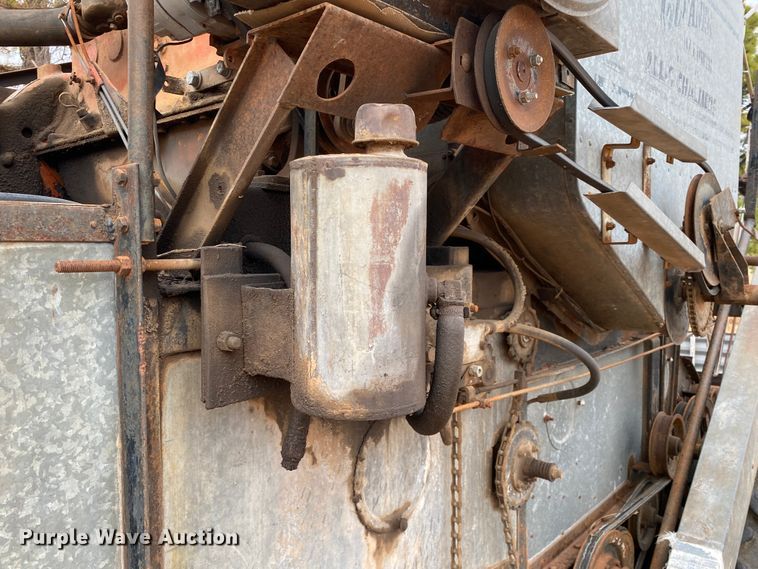 image for item KE9455 1959 Gleaner A  combine