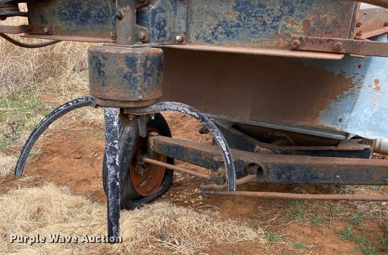 image for item KE9455 1959 Gleaner A  combine