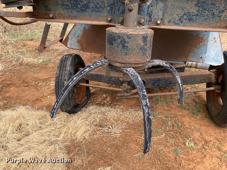 image for item KE9455 1959 Gleaner A  combine