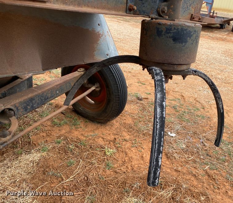 image for item KE9455 1959 Gleaner A  combine