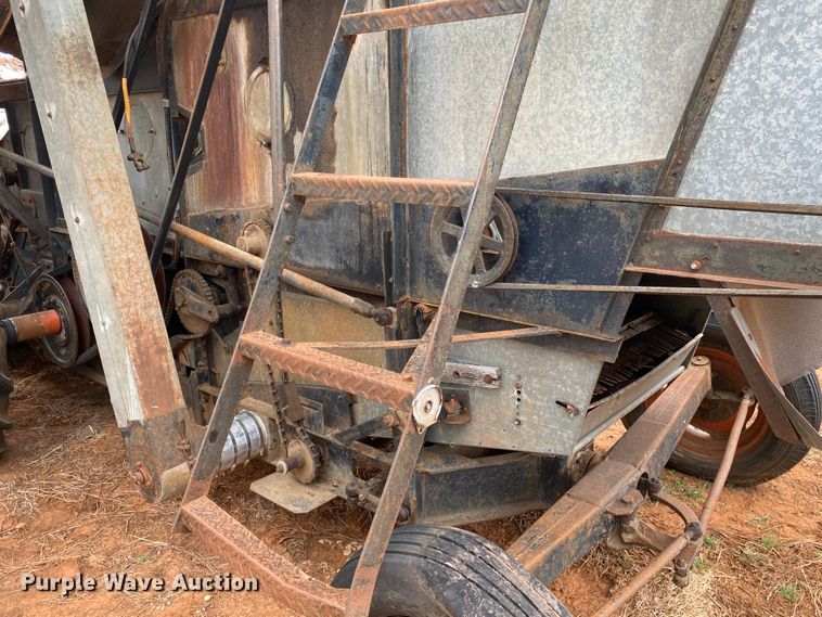 image for item KE9455 1959 Gleaner A  combine