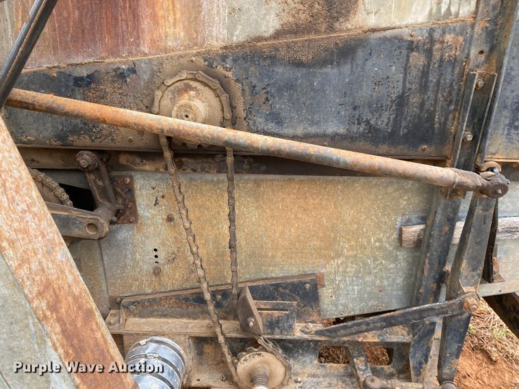 image for item KE9455 1959 Gleaner A  combine