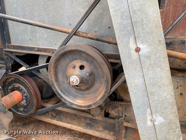 image for item KE9455 1959 Gleaner A  combine