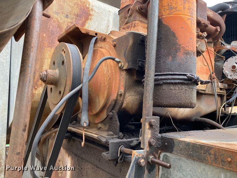 image for item KE9455 1959 Gleaner A  combine