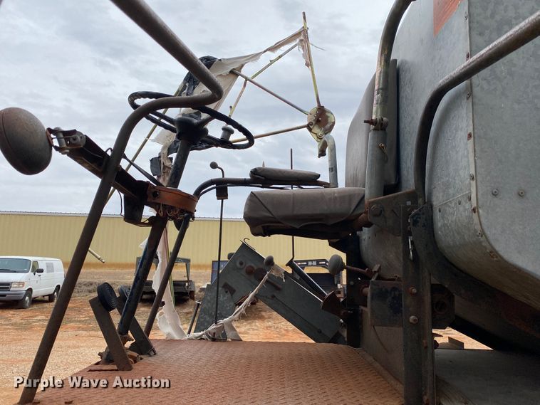 image for item KE9455 1959 Gleaner A  combine