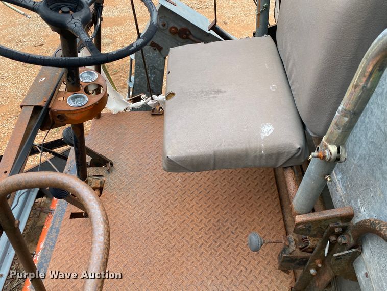 image for item KE9455 1959 Gleaner A  combine