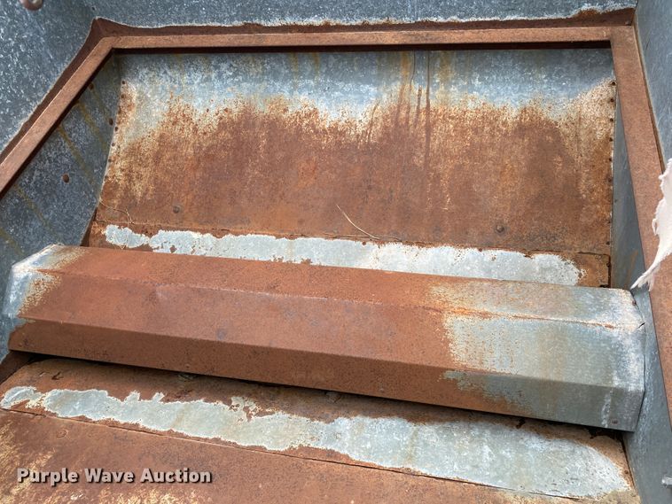 image for item KE9455 1959 Gleaner A  combine